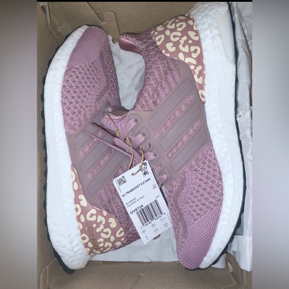 Women’s Adidas ULTRABOOST SHOES